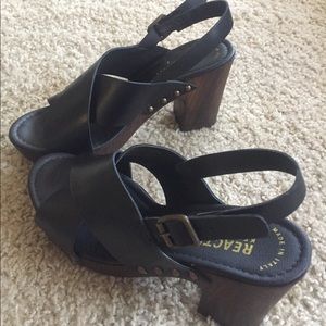 Black Kenneth Cole heel sandals